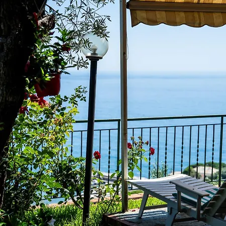 شقة Dimora Delle Rose - Ligurian Sea View Estate ريكّو