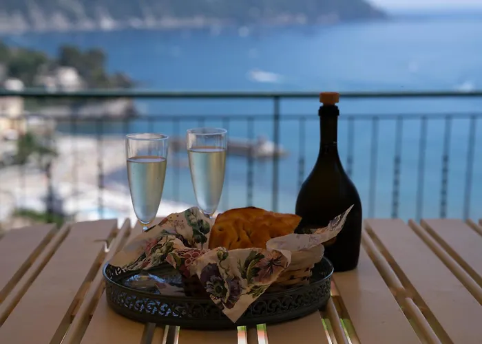 Апартаменты Dimora Delle Rose - Ligurian Sea View Estate *